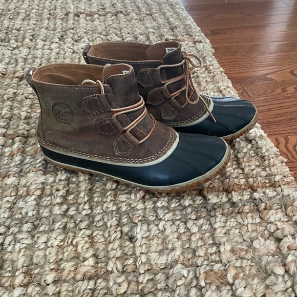 EUC Women’s Sorel Short Boots 8.5 - Picture 6 of 6